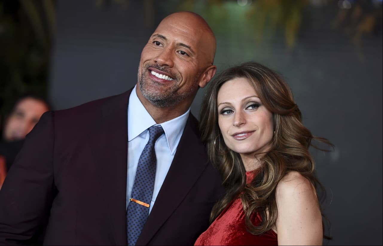 Dwayne Johnson anuncia el nacimiento de su hija con tierna foto