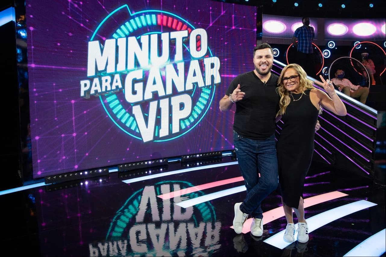 La segunda pareja en aparecer fueron los protagonistas de ‘Mi Querida Herencia’ Roxana Castellanos y Paul Stanley, quienes concursando por el sueño de Pedro Lira, quien busca tener su propia panadería en Veracruz.