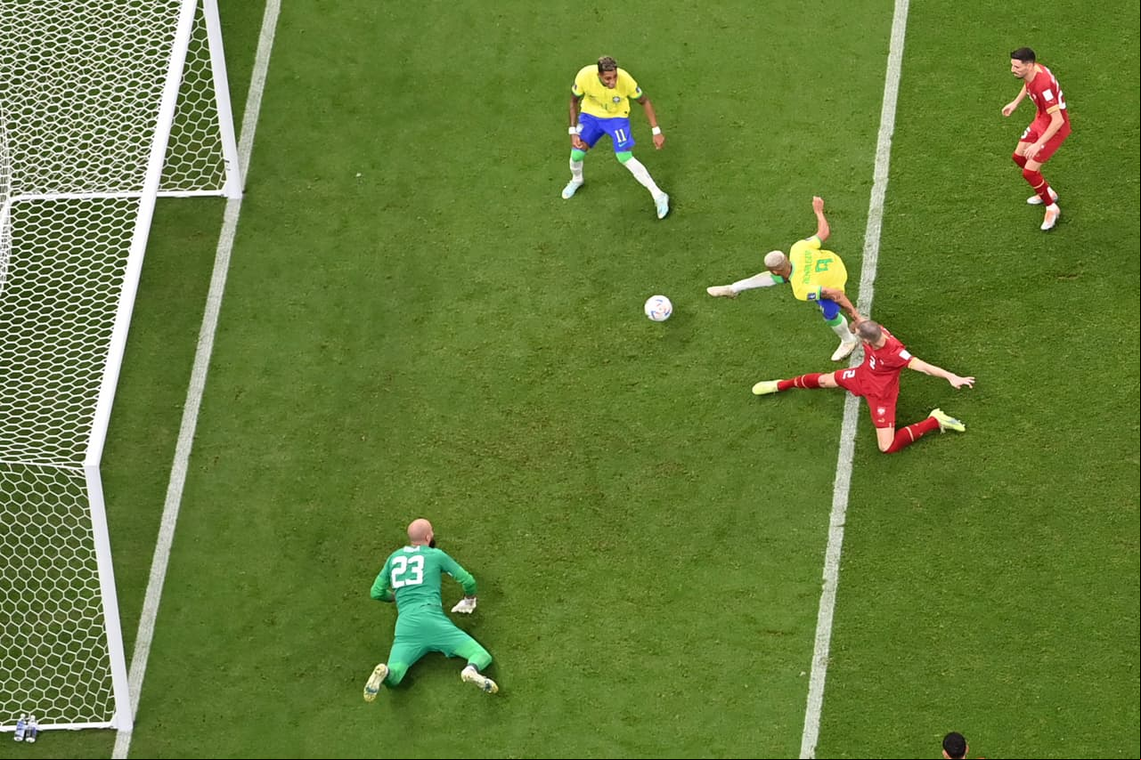 Brasil venció dos goles por cero a Serbia en su debut en La Copa del Mundo Qatar 2022 con la oportunidad de haber visto el mejor gol del Mundial de parte de Richarlison, en el mismo encuentro donde Neymar se fue lastimado y queda esperar saber si está lastimado o su salida fue sólo precaución.