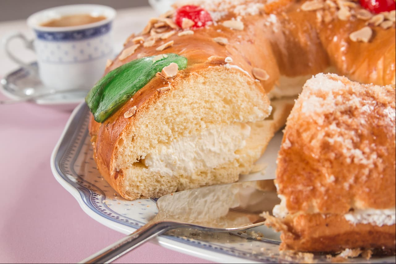 Kings cake, Roscon de Reyes, spanish traditional sweet to eat in Chritsmas