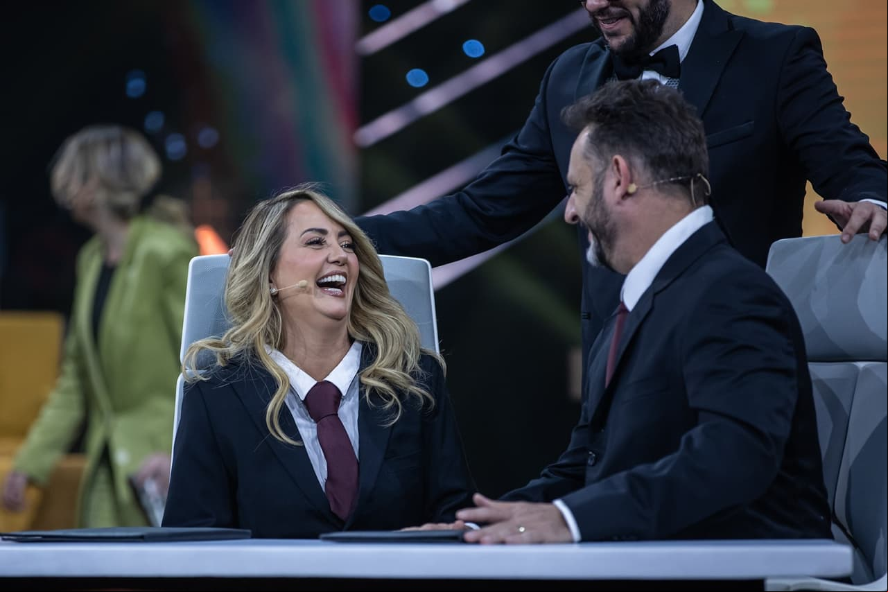 Andrea Legarreta tiene emocionante participación en ‘Me Caigo de Risa Gala Disfuncional’