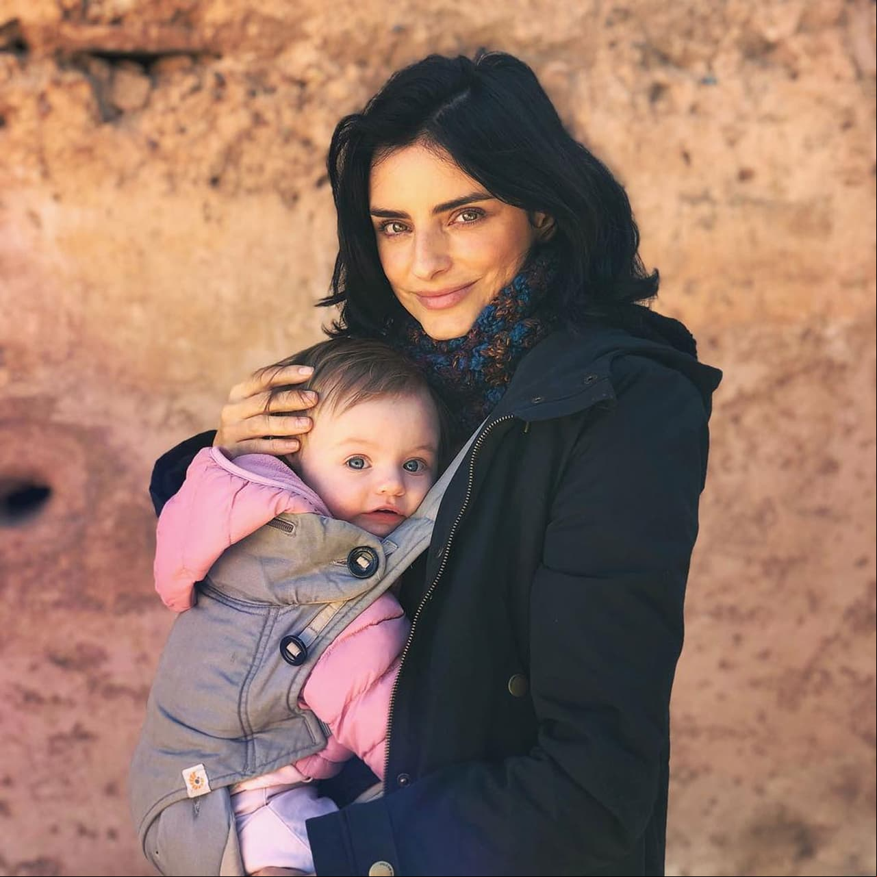 Aislinn Derbez compartió una tierna foto de su hija Kailani en Instagram. En la imagen mostró lo grande que está su primogénita, quien tiene poco más de un año de edad.