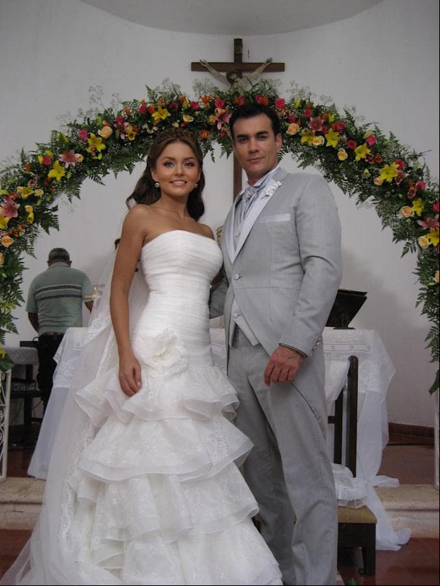 ‘Abismo de pasión’ (2012). El actor interpretó a ‘Damián’ quien después de luchar por ‘Elisa’ (Angelique Boyer) llegó al altar en una romántica escena.