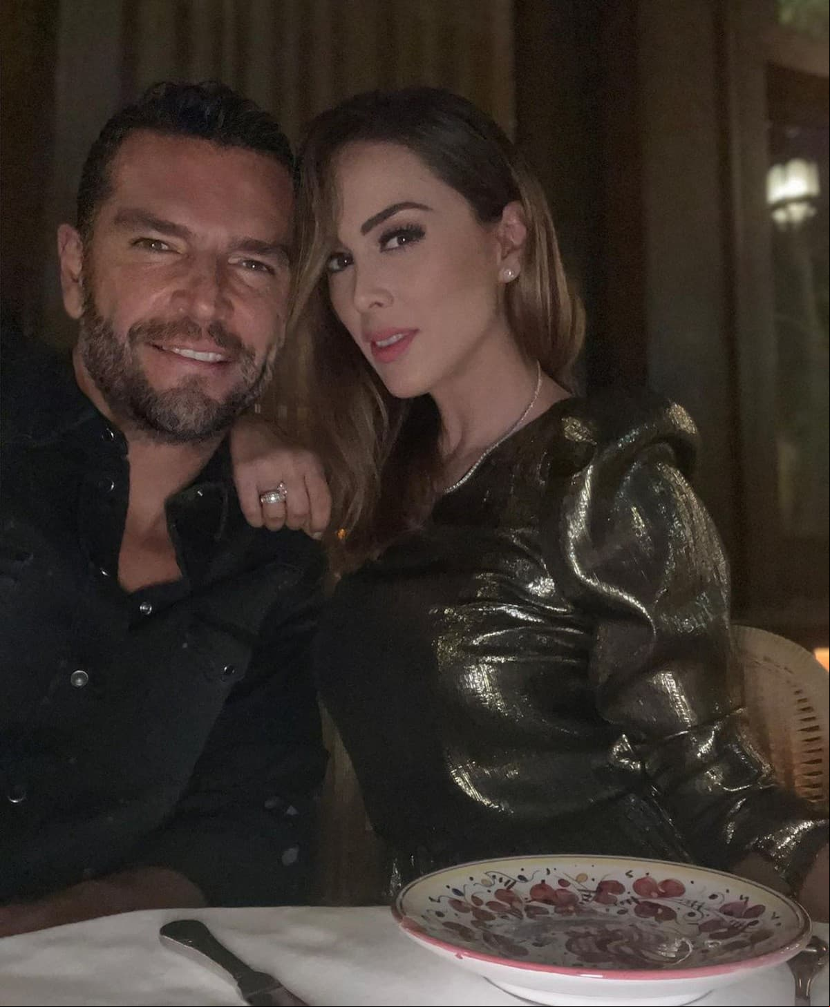 Esposo de Jacky Bracamontes se somete a delicado procedimiento