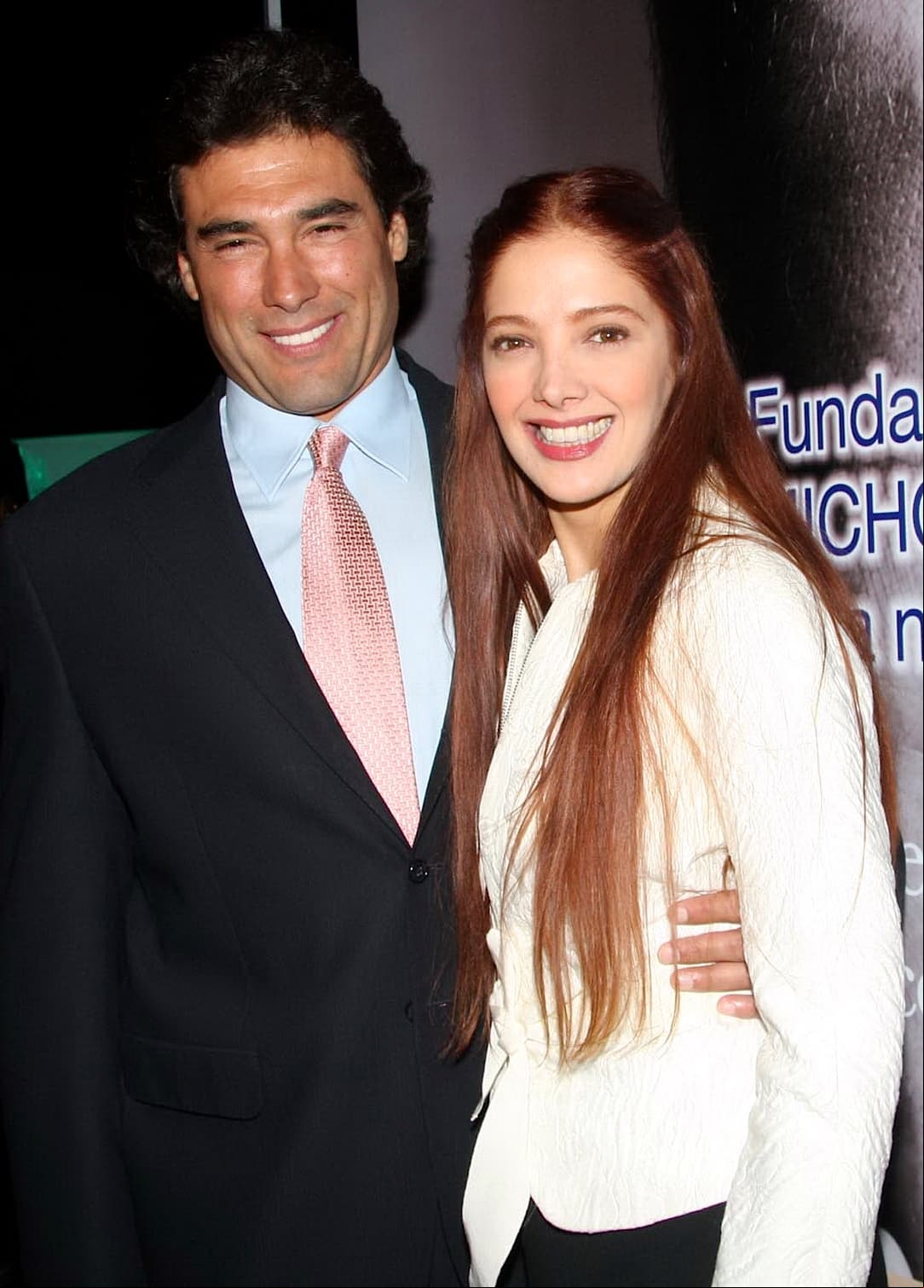 Adela Noriega y Eduardo Yáñez en la telenovela 'Fuego en la sangre'.