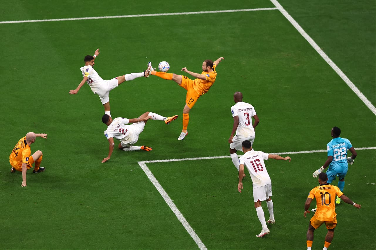 Países Bajos venció 2-0 a Catar con goles de Cody Gakpo (26’) y Frenkie de Jong (49’) para terminar de líder del Grupo A del Mundial Qatar 2022.
