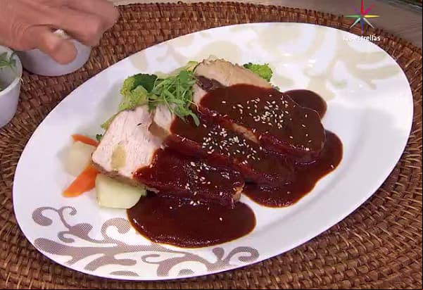 RECETA: ¡Cocina un delicioso Lomo de cerdo mechado con adobo!