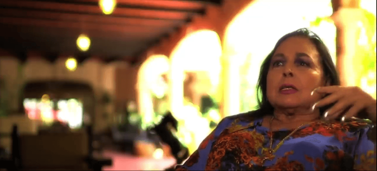 “Esta semana cedemos el espacio de El Vlog a este documental que realizó mi esposa Aneliz con mucho cariño hace unos años para mi señora madre Flor Silvestre. Dejó el ejemplo de ser voz matizada de la belleza de ser madre y esposa, dejó la alegría de presenciar belleza y voz de mujer en el mundo y para el mundo y que, sin embargo, no deja que el mundo la aleje de su casa”, precisó.