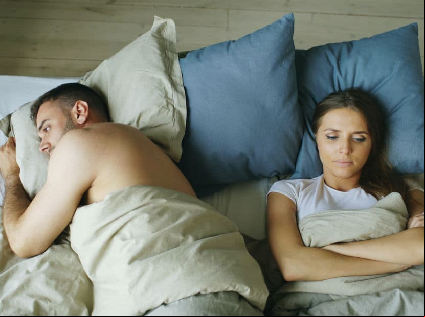 Capricornio. Eres tan independiente que tu pareja ególatra pensará que cuando atravieses por una situación complicada no necesitarás de su ayuda y te dejará resolverlo sola.