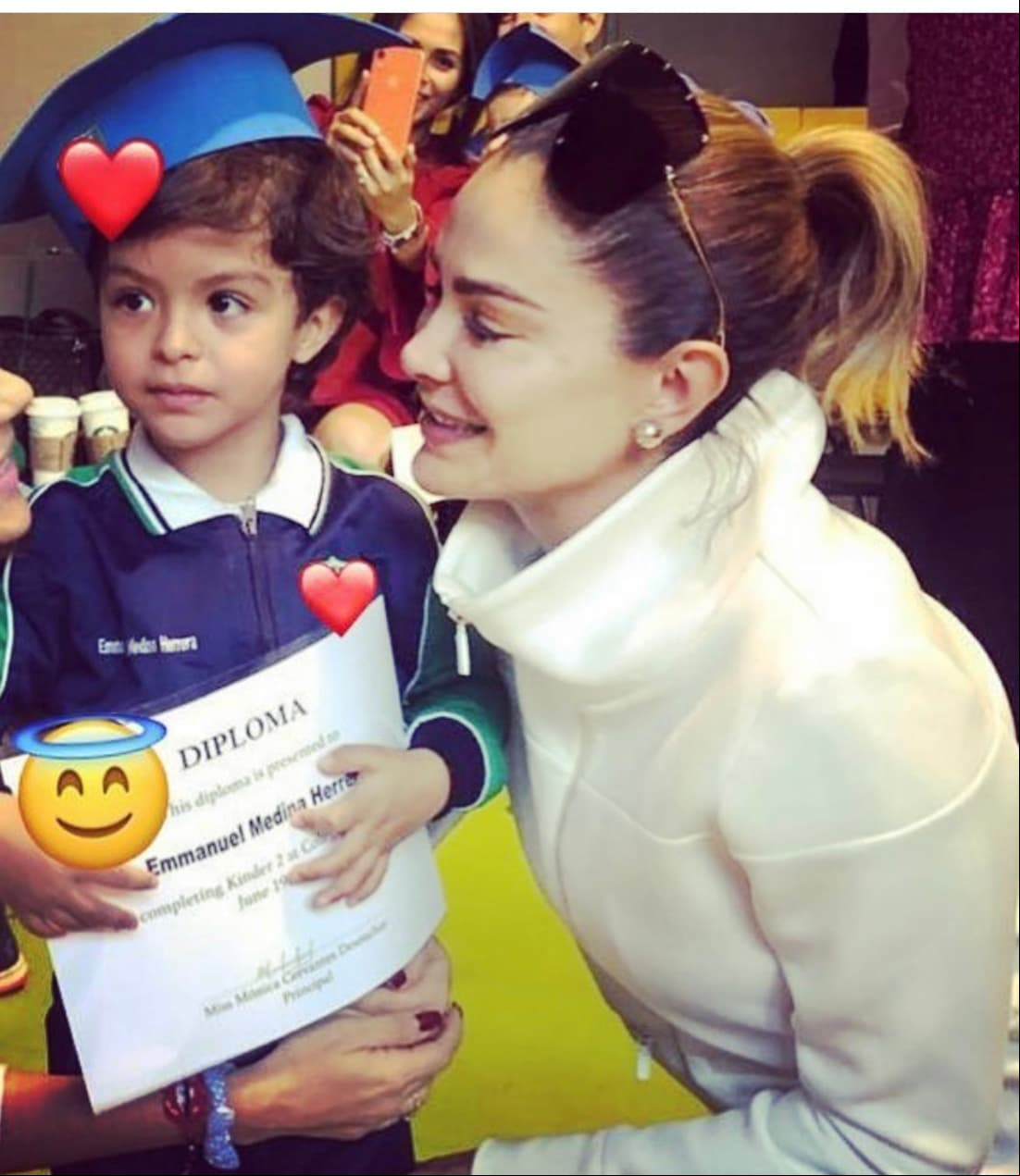 A finales de 2013, Ninel Conde inició un romance con Giovanni Medina, quien es 12 años menor que ella. Casi tres meses depués, la cantante confirmó que esperaban un bebé, quien nacería en octubre de 2014. La pareja se separó en 2017, pero volvería a unirse en mayo de 2019. Sin embargo, en abril de 2020 se da a conocer que la también actriz no solo se encuentra separada de Medina, sino que lucha legamente para poder ver a Emmanuel, que se encuentra bajo el cuidado del empresario de 31 años.