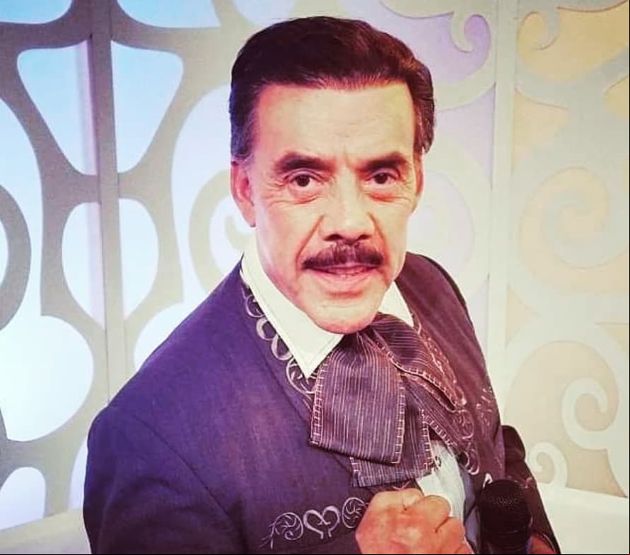 El empresario destacó que estaba muy feliz junto a Juana, pero su relación ha tenido problemas debido a la fama que ha ganado el también cantante en los últimos años. “Ella no tiene la libertad de una persona normal, ella no tiene que estar en los medios, no es persona pública, ella no puede salir en entrevistas ni nada de eso. Yo lo que le enseñé es que tenía que aguantar más, las ofensas y las habladas del público… que tenía que ser más fuerte”, compartió.